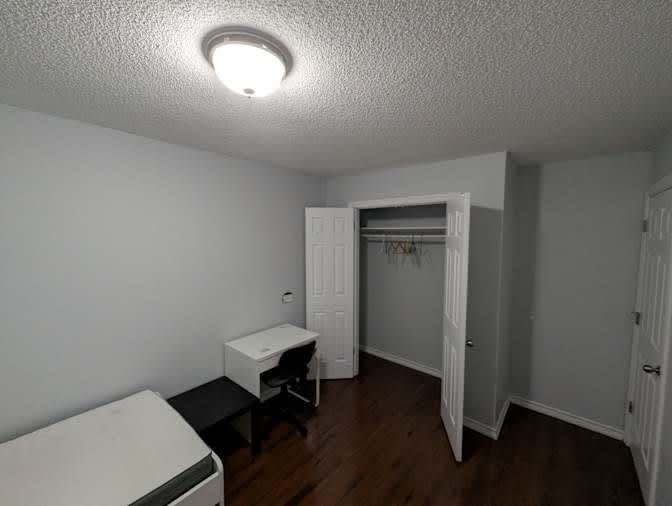 Glen's room