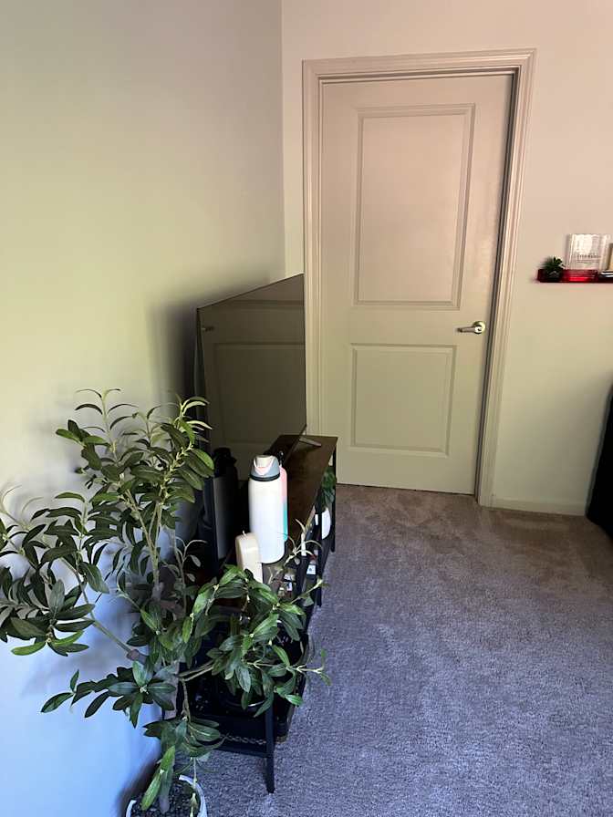 Naomi's room