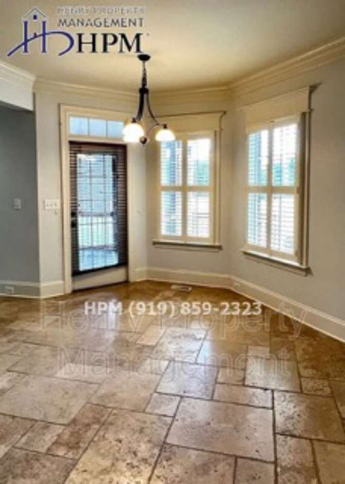 Alcove Rooms's room