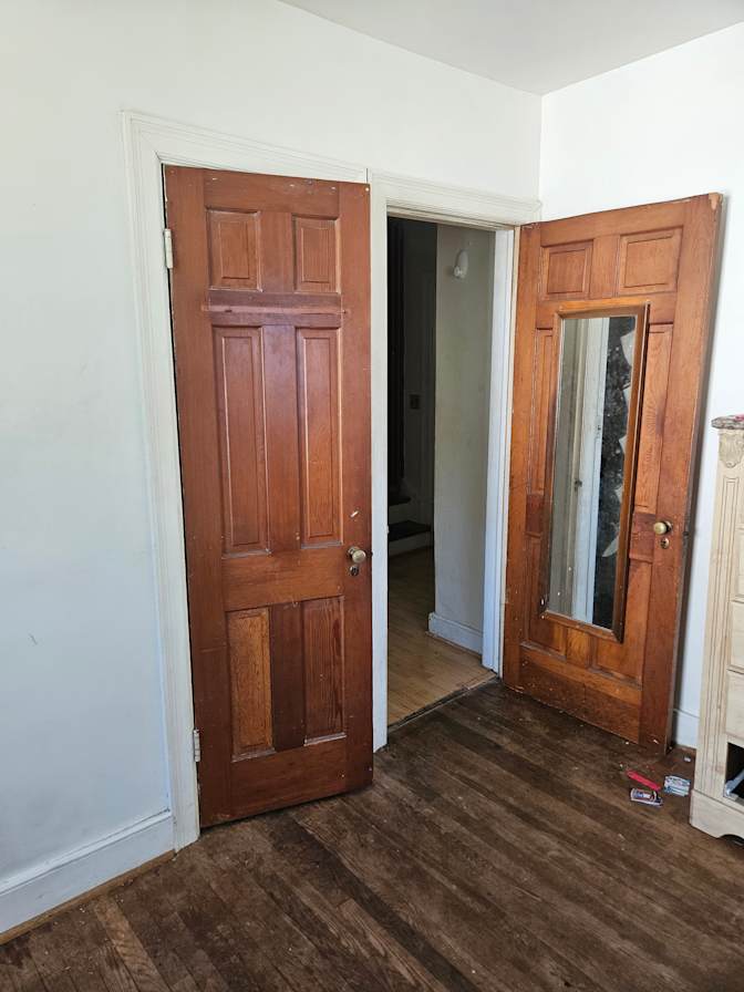 Clinton L Thompson's room