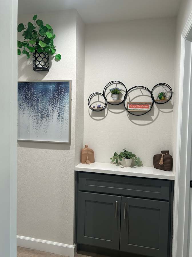 Hoa's room
