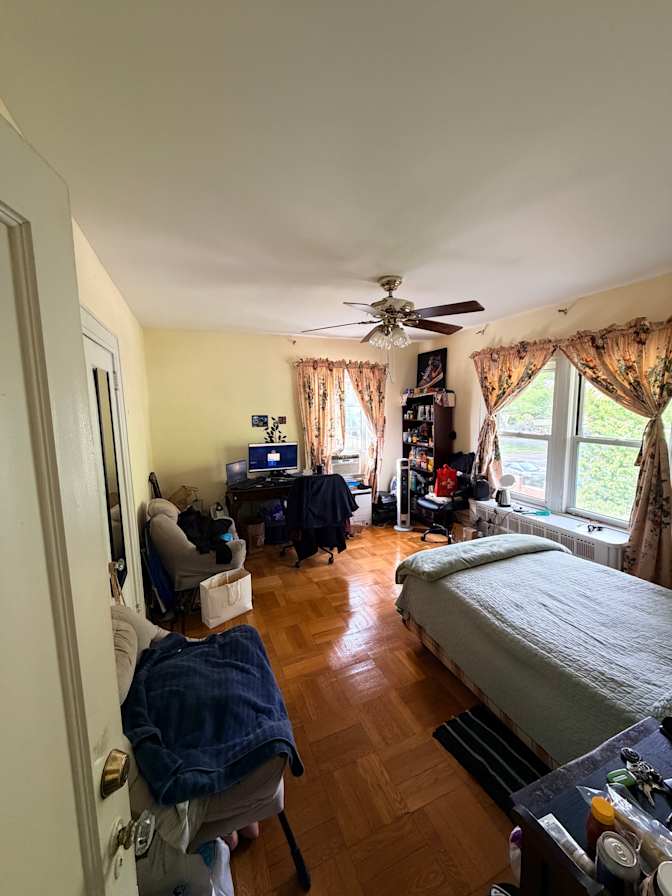 Chris and Yulan's room