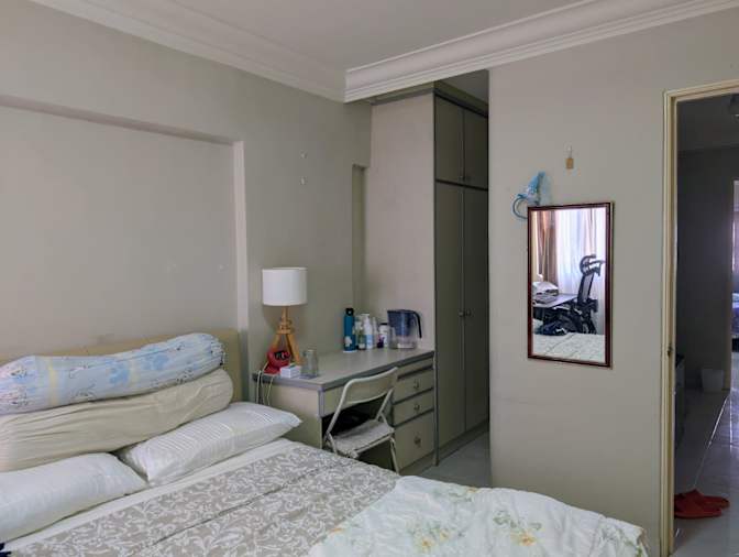 Yi Sian Lim's room