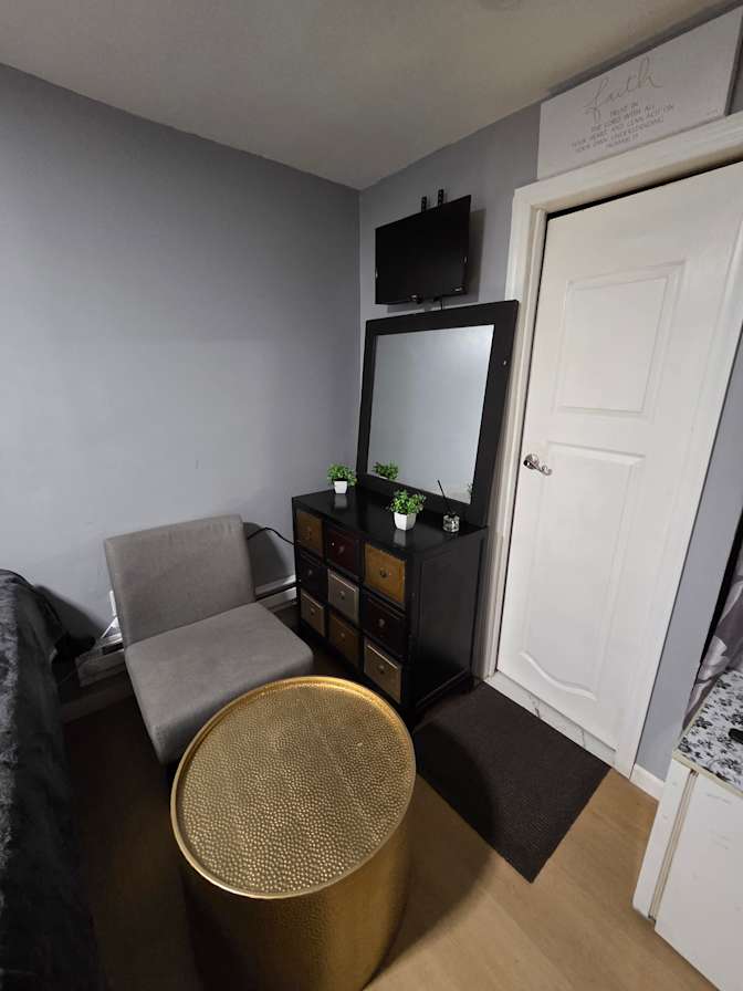 Sandra  N's room