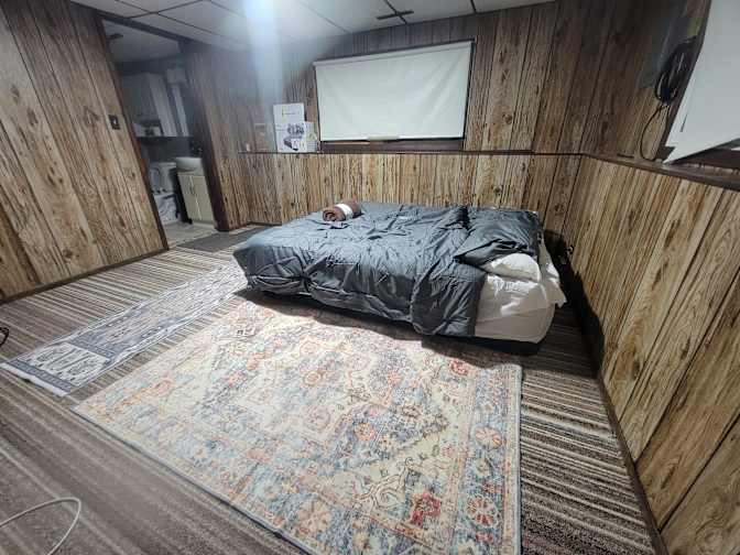 Carlos's room