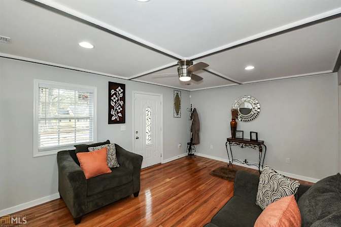 Alcove Rooms's room