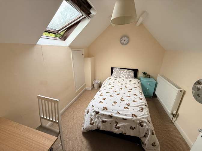 CLEETRUE GEETHAN's room
