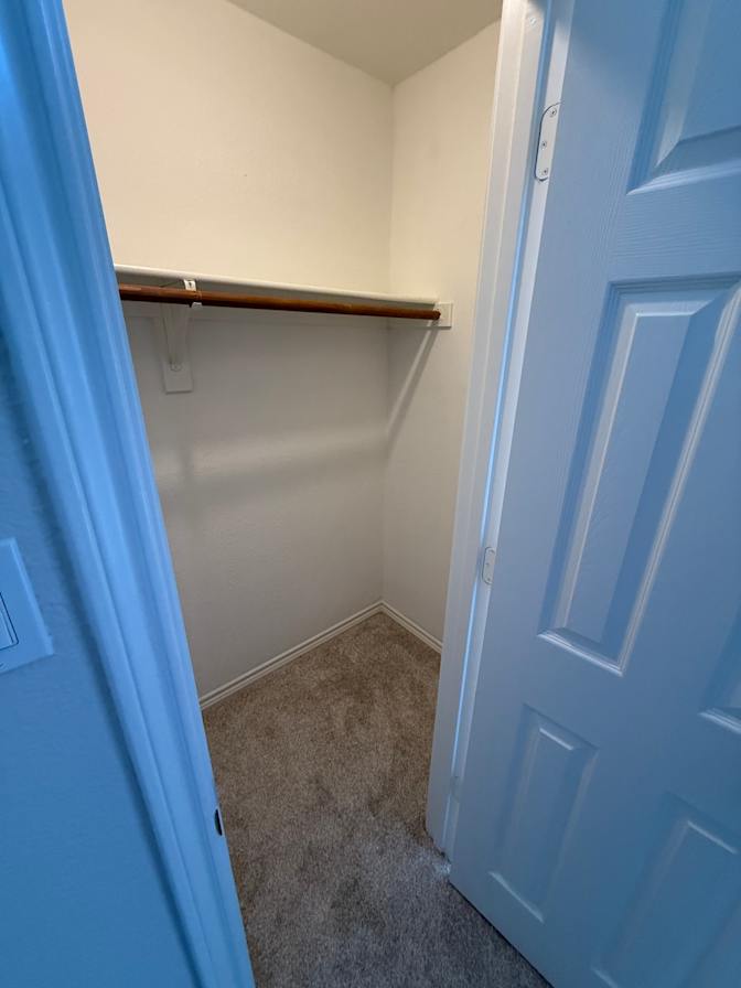 Carlos's room