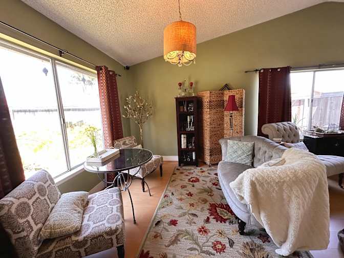 Fully Furnished Room's room