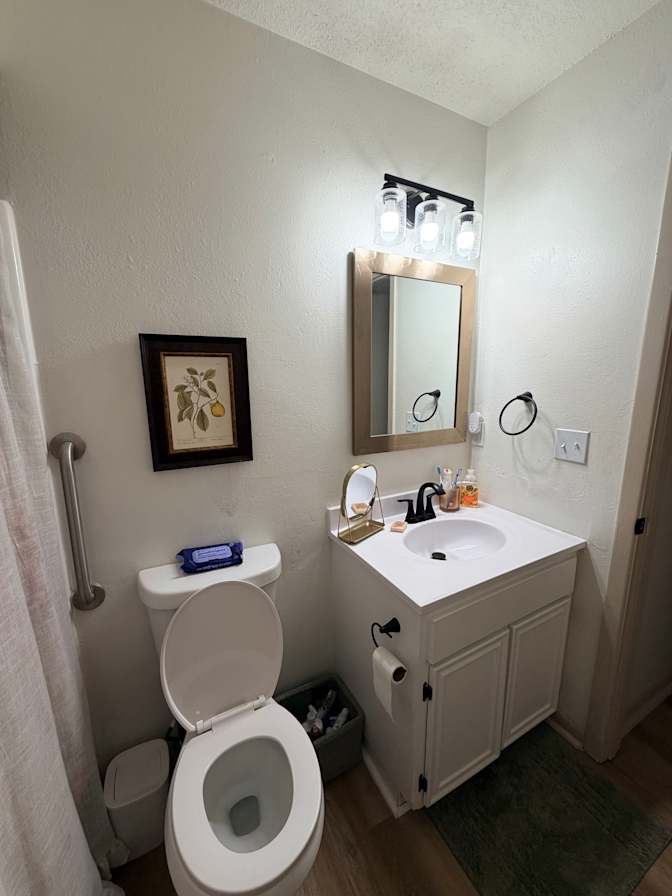 Benyt's room