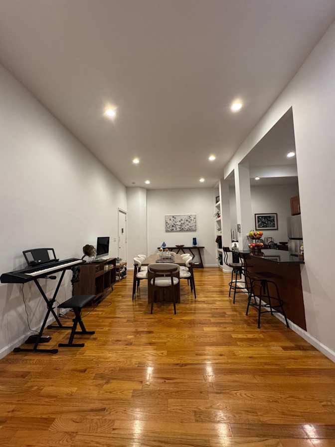 Andréa Maria's room