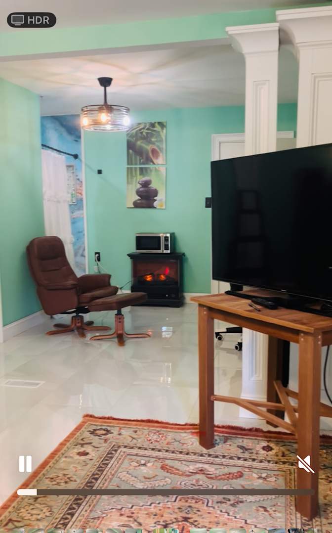 Geegee's room