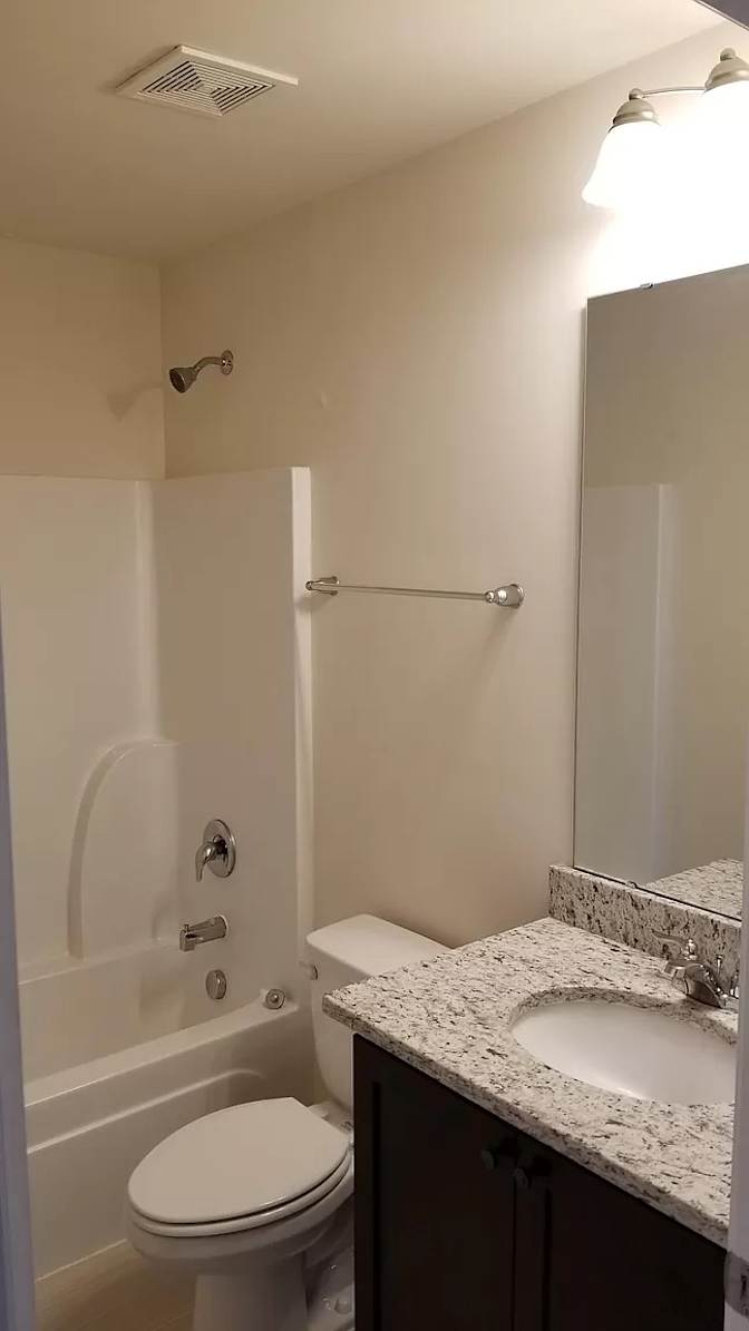 Alcove Rooms's room