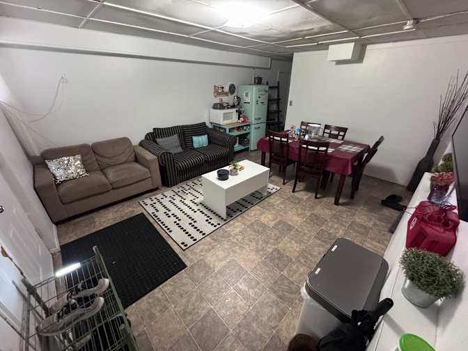 Aida's room