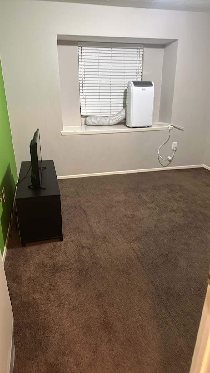 Le's room