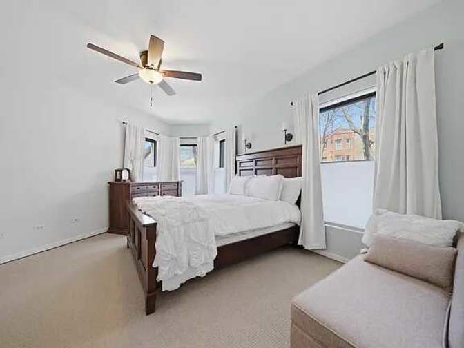 Welcome to this beautifully one-bedroom's room