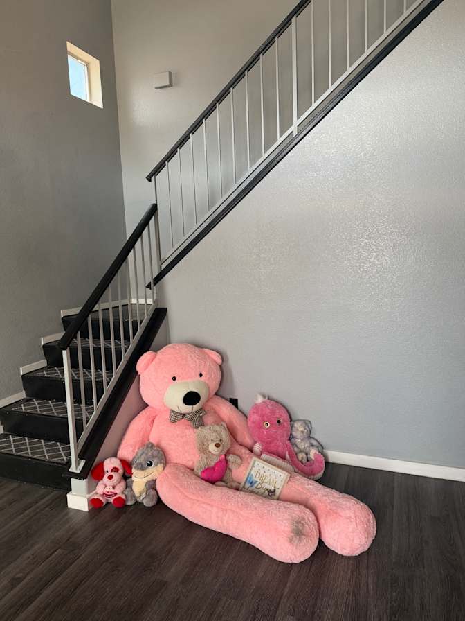 Jalenagfx's room