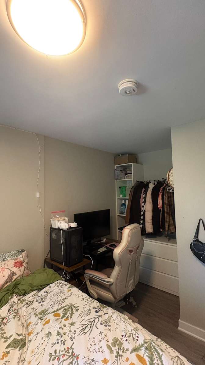 Cay's room