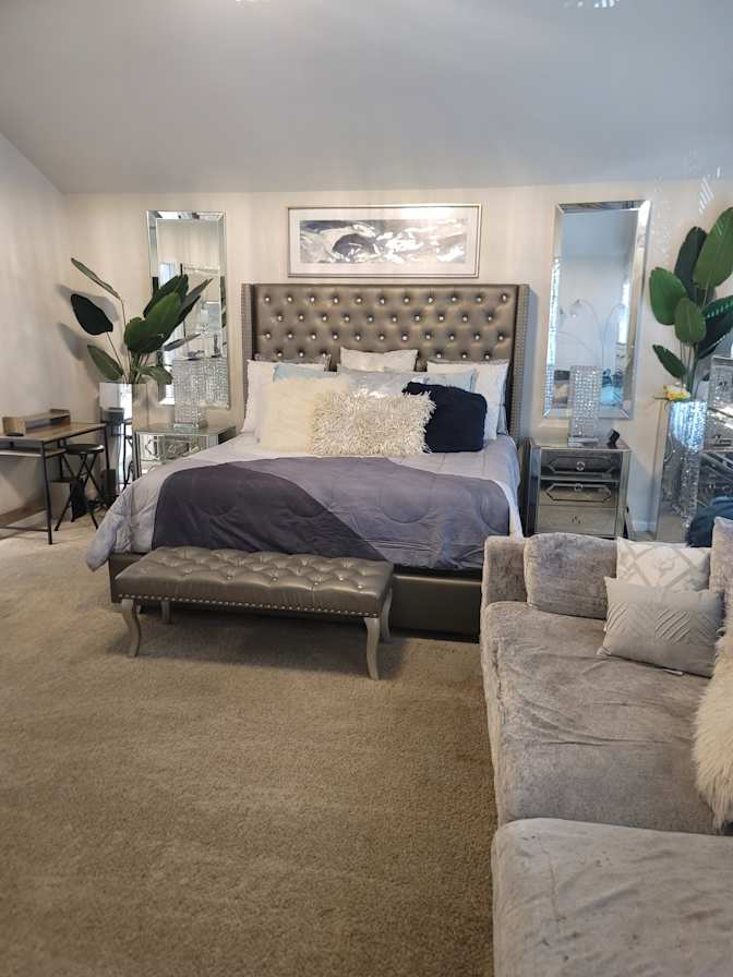 Maurice Thomas Jr's room