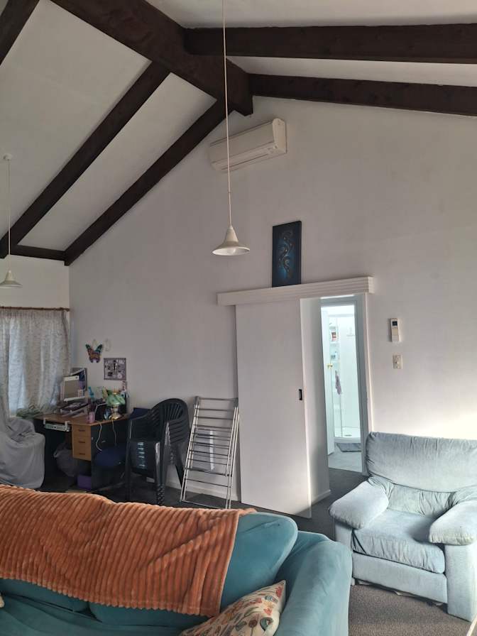 Vivian KM De Almeida's room
