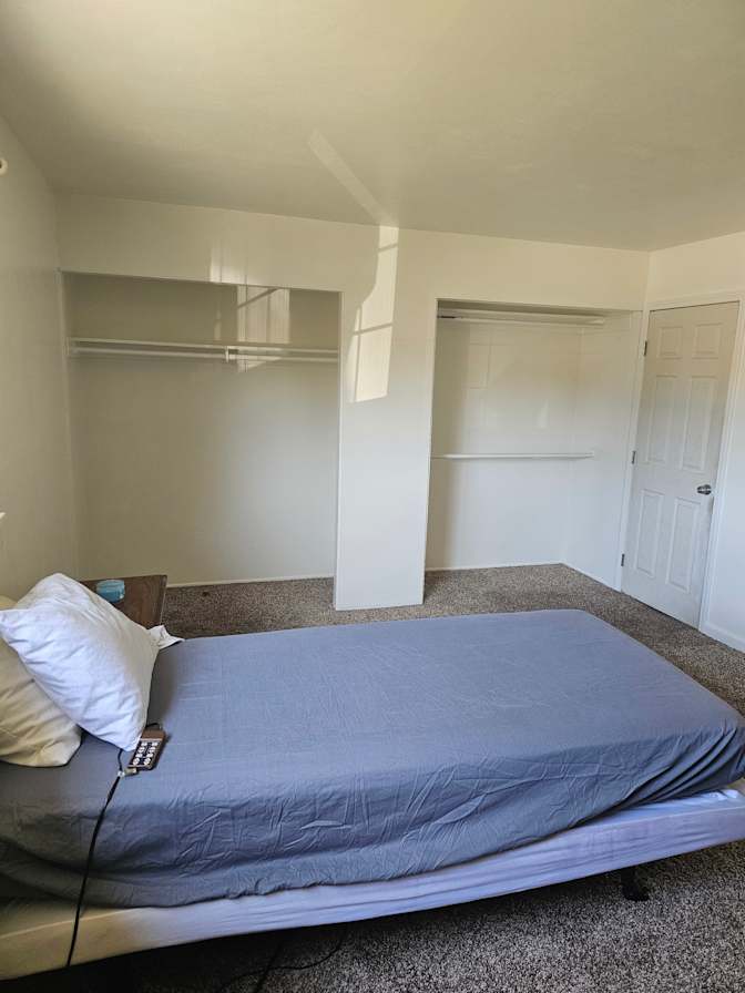 JEREMY's room