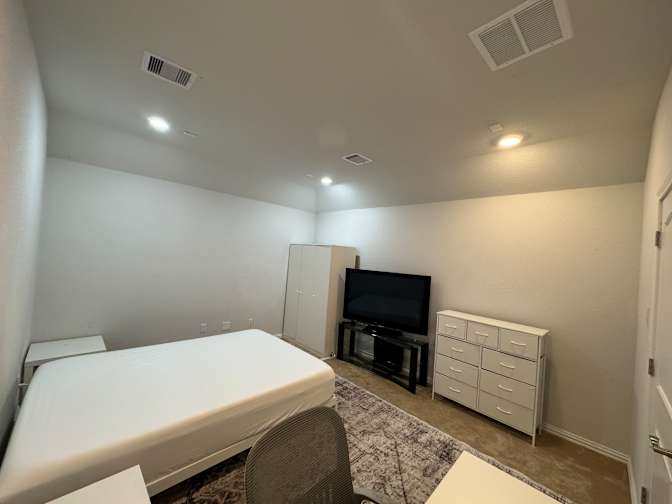 Shirlly's room