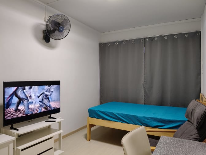 Neo's room