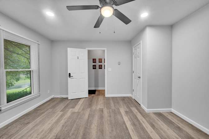 lifedoorrentals's room