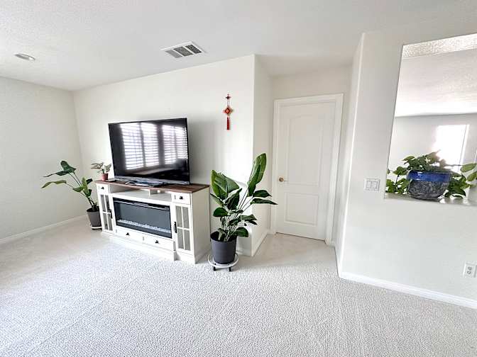 Sandy's room