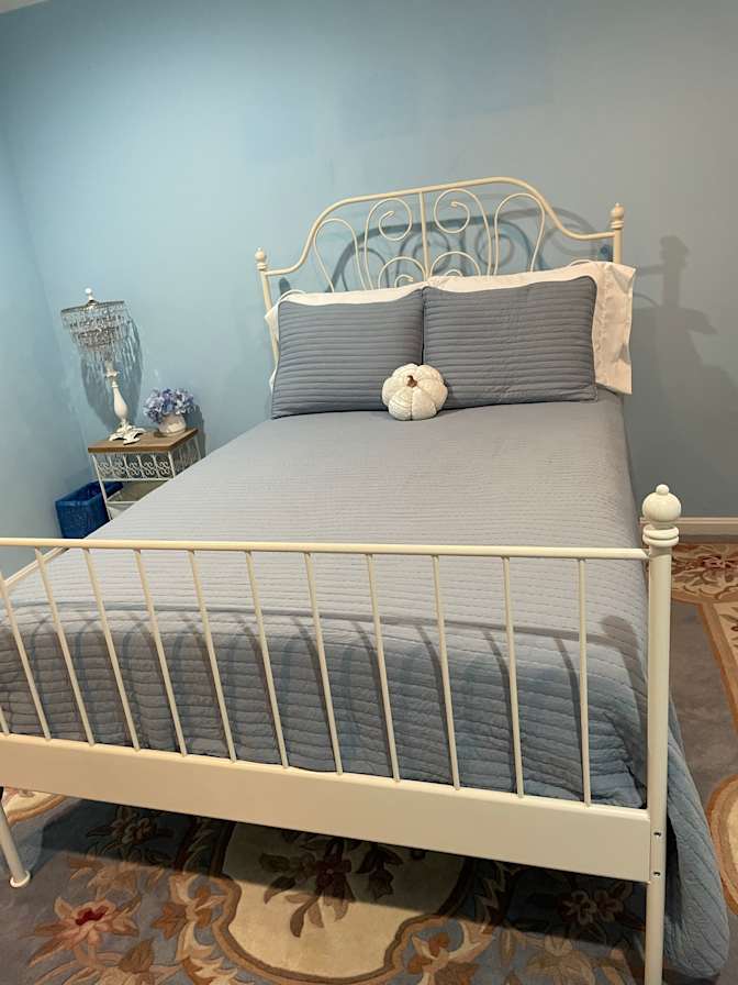 Carmen's room