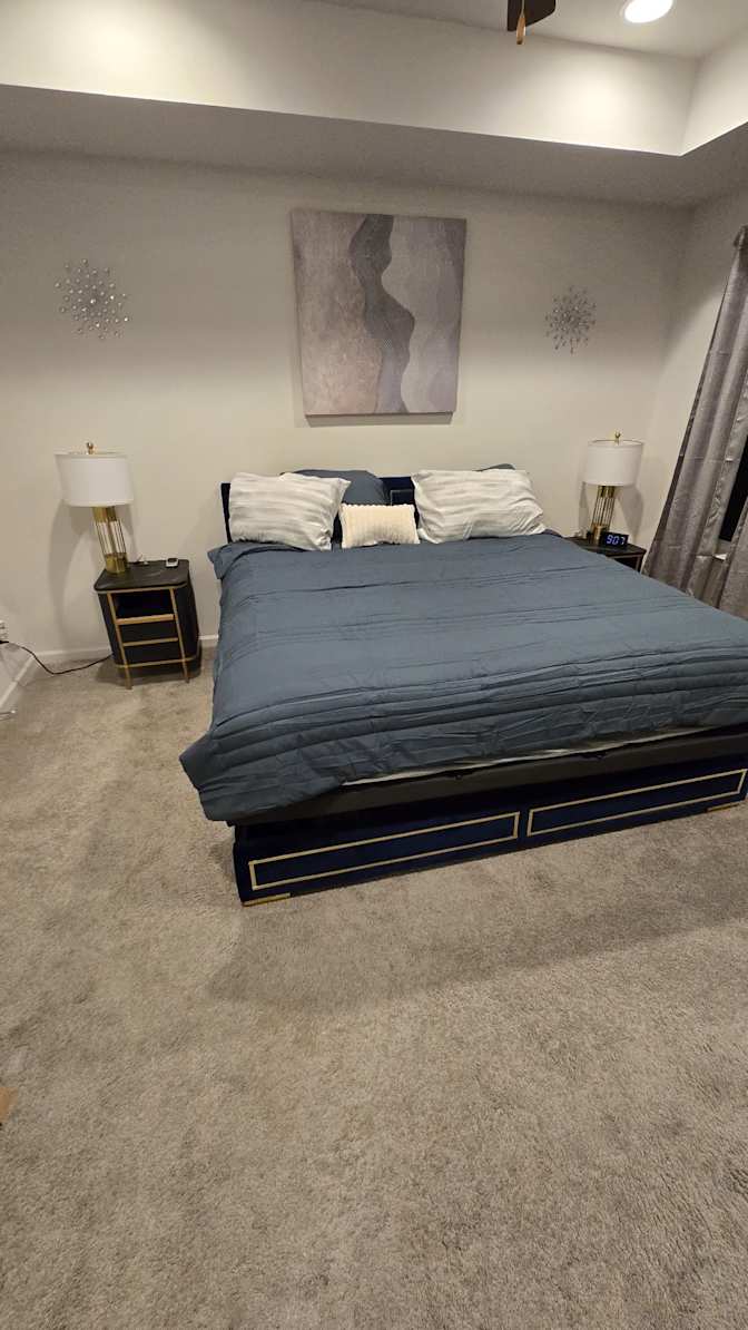 Alcove Rooms's room