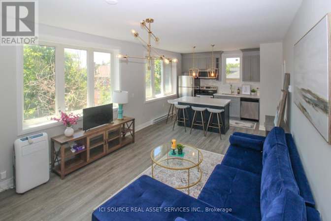 Faran Latafat's room