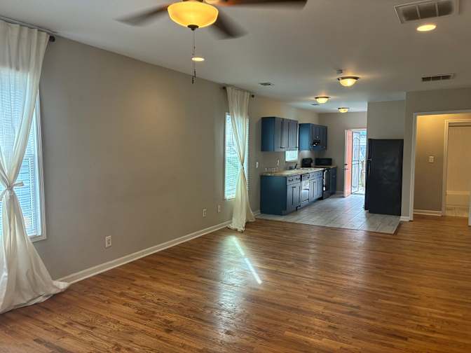 Alcove Rooms's room