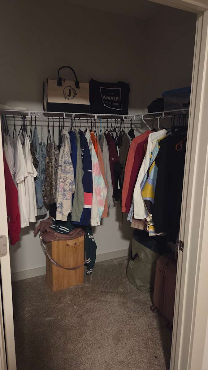 Jasmine N Taylor's room