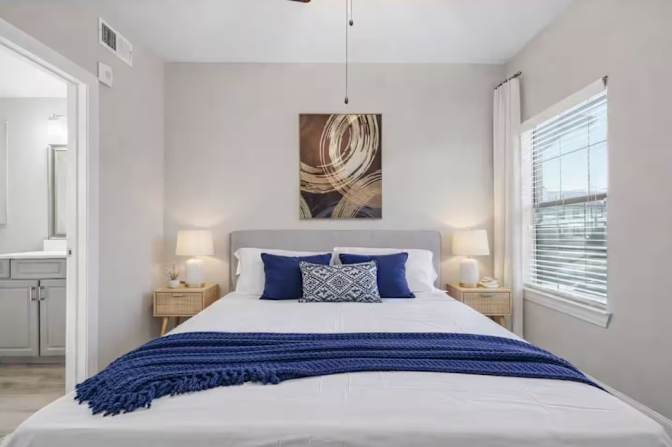 Marlowe's room