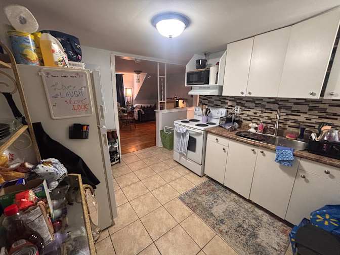 Keylinah McGowan's room