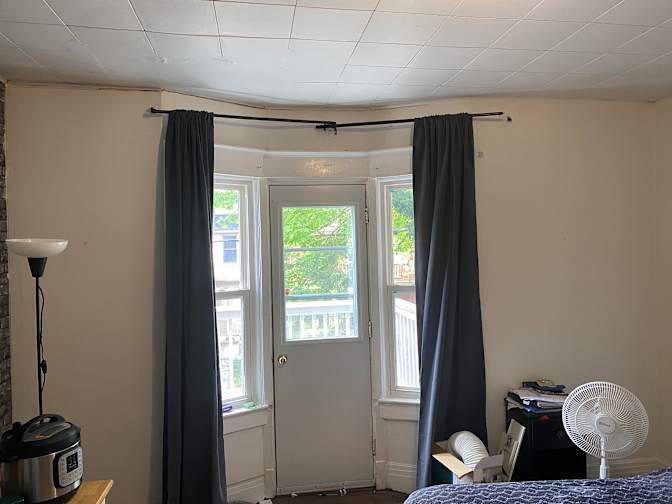 Rent's room