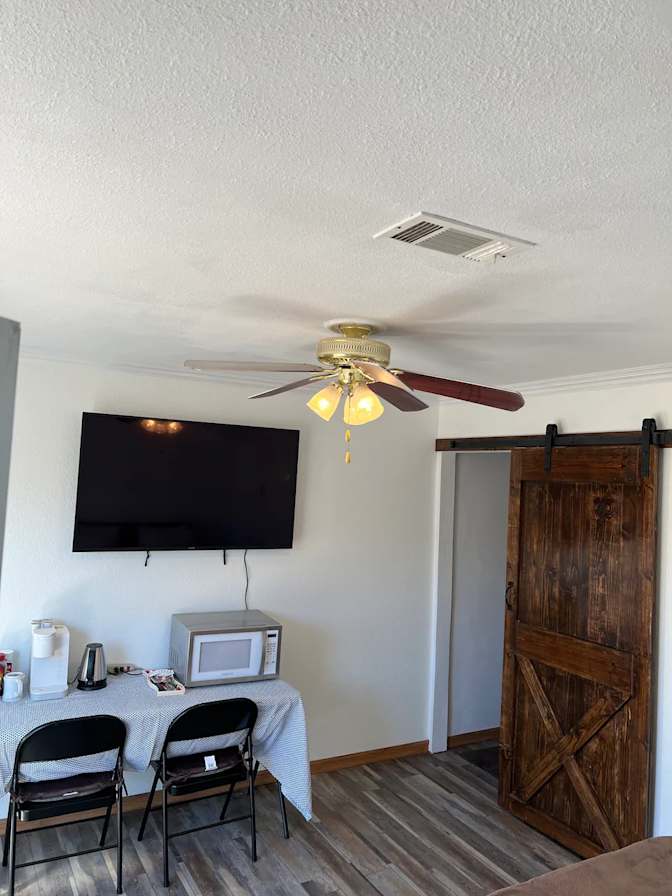 Sez's room