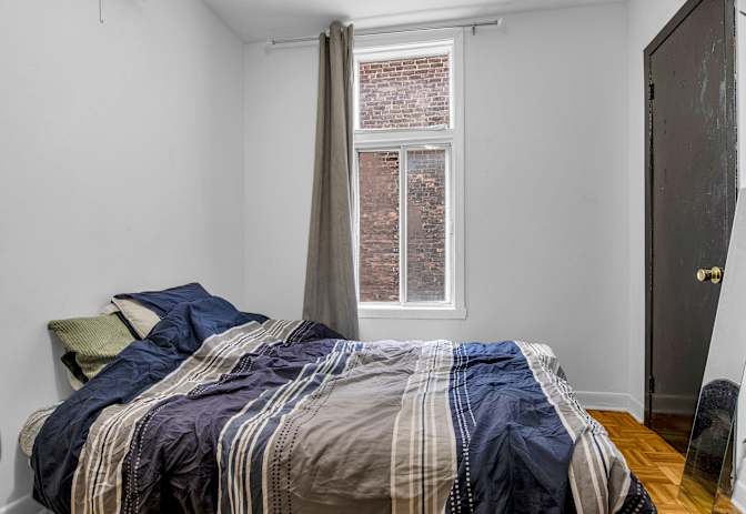 Thomas's room