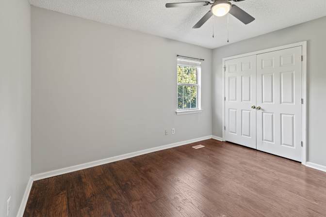 lifedoorrentals's room