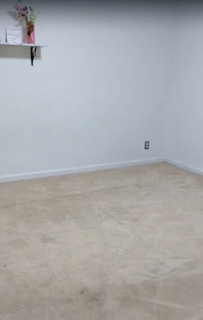 JORGE LUIS's room