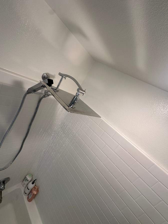 Damien D's room