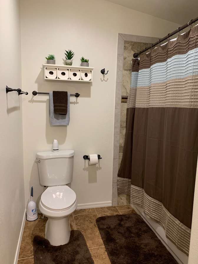 JENNIFER's room