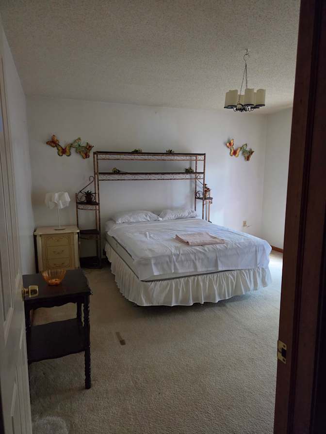 Kim C Maddox's room