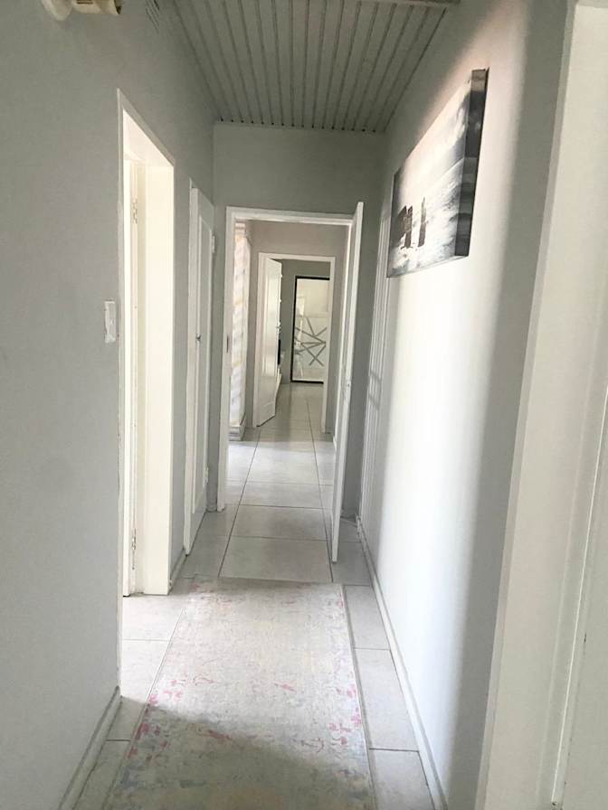 Gomo's room
