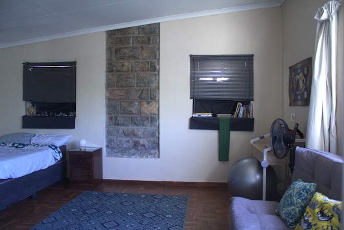 Salma Tanaka's room