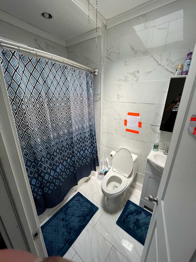 Aamir's room