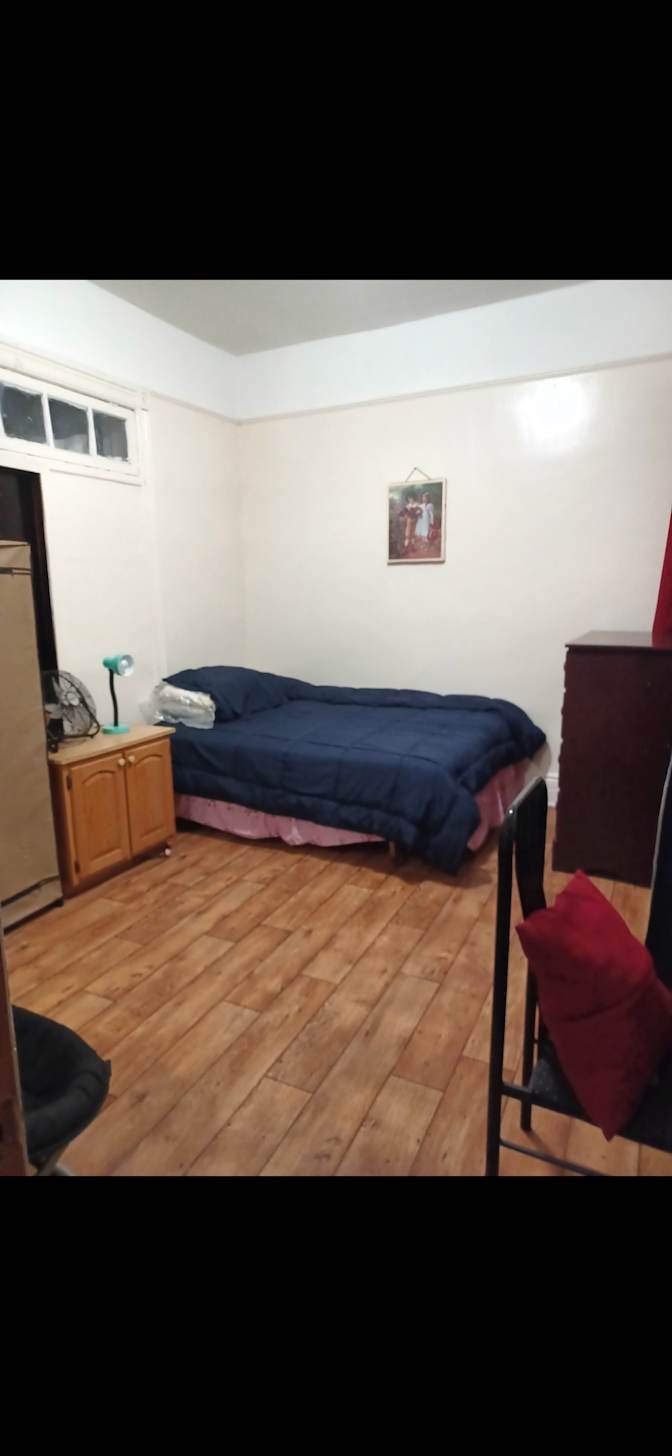 Bleeckerfestivities's room