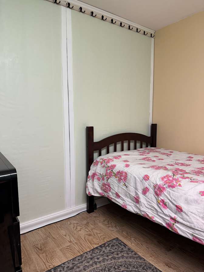leo's room