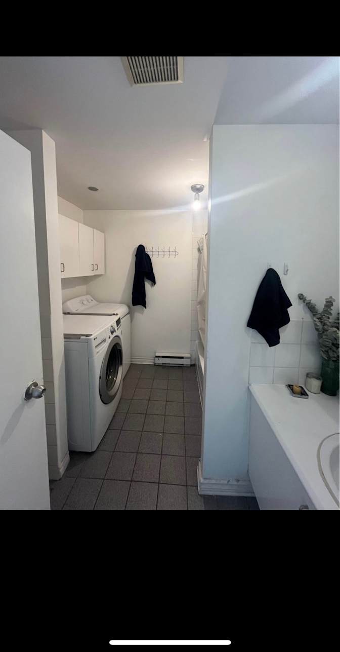 Safia Desrosiers's room